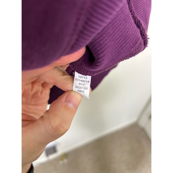 Duluth Trading Sweatshirt Women's M Purple Zip Pocket‎ Heavyweight CrewNeck - Picture 8 of 10